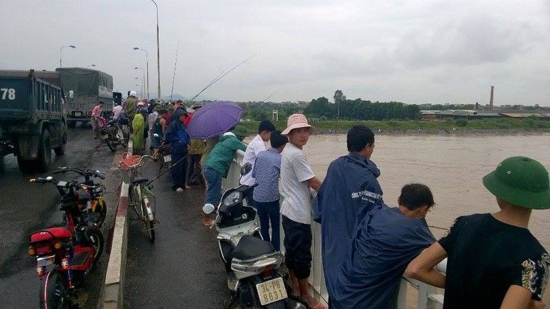 Canh nguoi dan Hai Duong “hoi ca” xong long do nuoc lu-Hinh-4