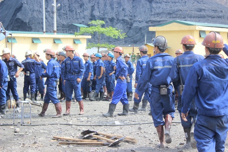 Buc tui nuoc ham lo Quang Ninh: Canh giai cuu cong nhan mac ket-Hinh-3