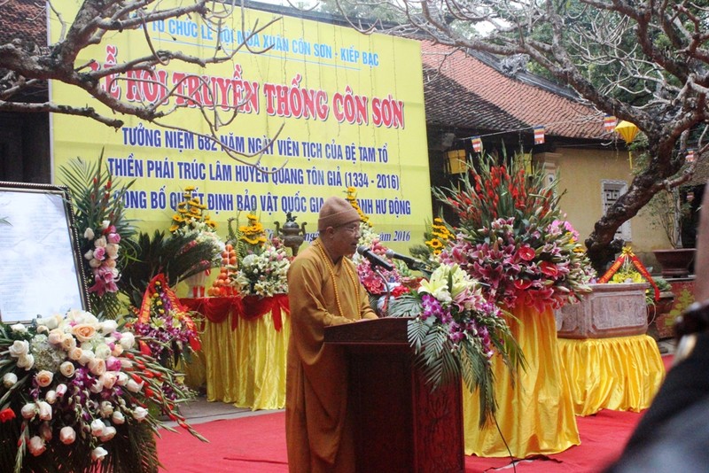 Tung bung khai hoi Con Son - Kiep Bac xuan 2016