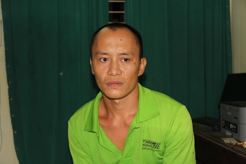 Hai Duong: Giai cuu be gai 18 thang khoi ke dung vat sac khong che