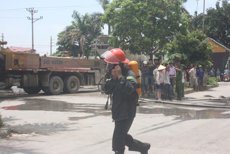 Chay kinh hoang xuong do go tai khu CN Cam Thuong-Hinh-9