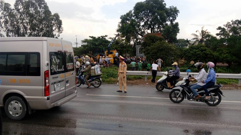 Bang qua duong sat thieu quan sat, bi tau hoa dam vang-Hinh-4