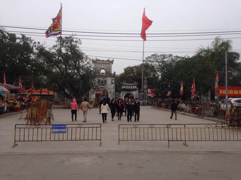 Nam Dinh: Hon 2.000 nguoi dam bao an ninh le Khai an den Tran-Hinh-3