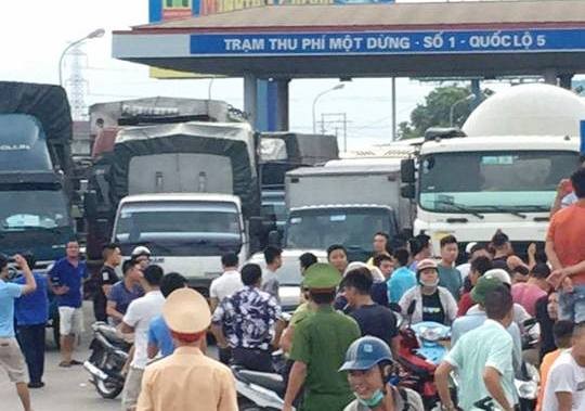 Dung tien le qua tram thu phi BOT: Dung truy cuu dan!