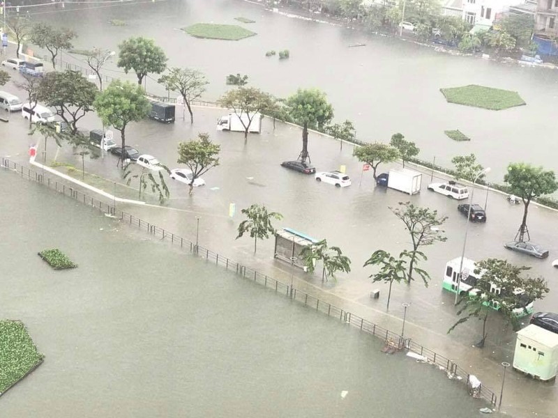 Mua lu hoanh hanh mien Trung: Da Nang hoan hop, Bo Cong an ra cong dien ung pho