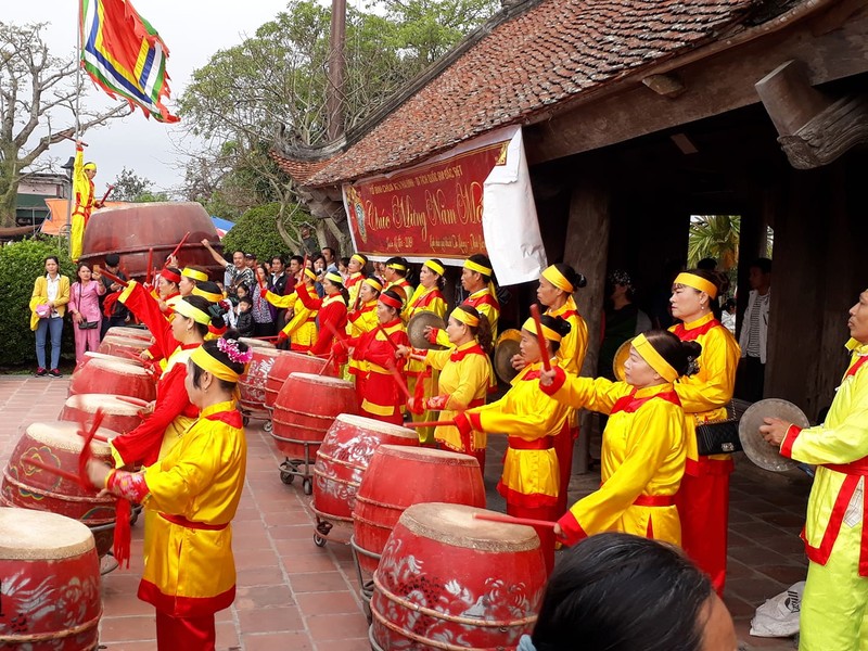 Anh: Keo lua, thoi com thi thu hut hang nghin du khach den chua Keo