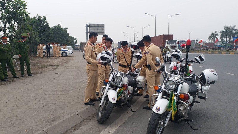 Doan dai bieu cap cao Trieu Tien tham nha may Vinfast Hai Phong-Hinh-2