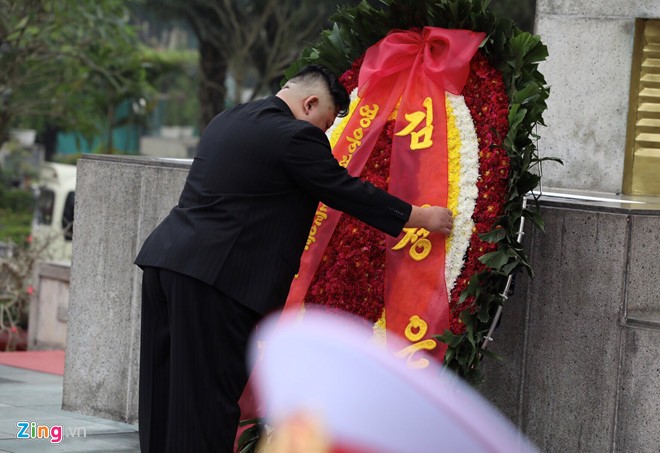 Chu tich Trieu Tien Kim Jong-un cung phai doan den vieng lang Chu tich Ho Chi Minh-Hinh-8