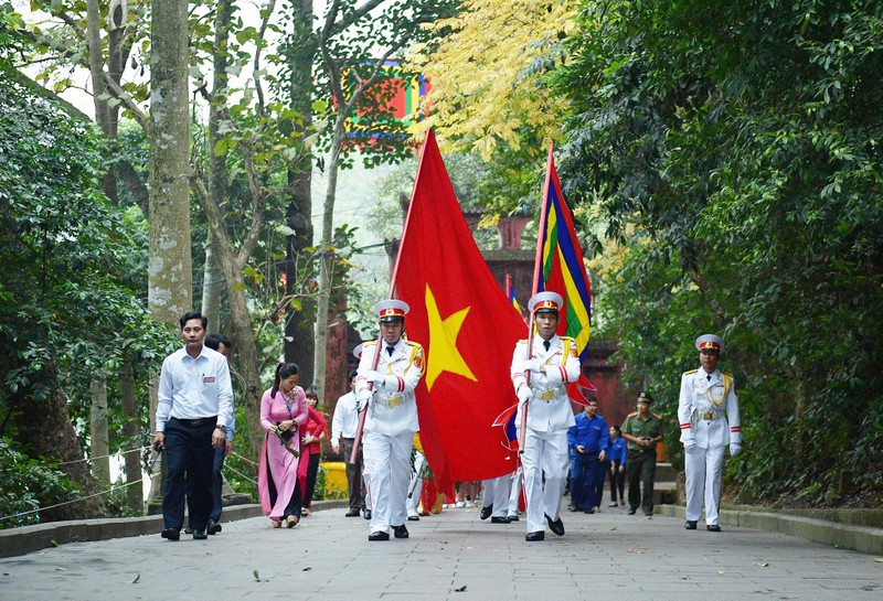 Chum anh: Hang trieu nguoi cung dang huong tuong nho cac Vua Hung-Hinh-6