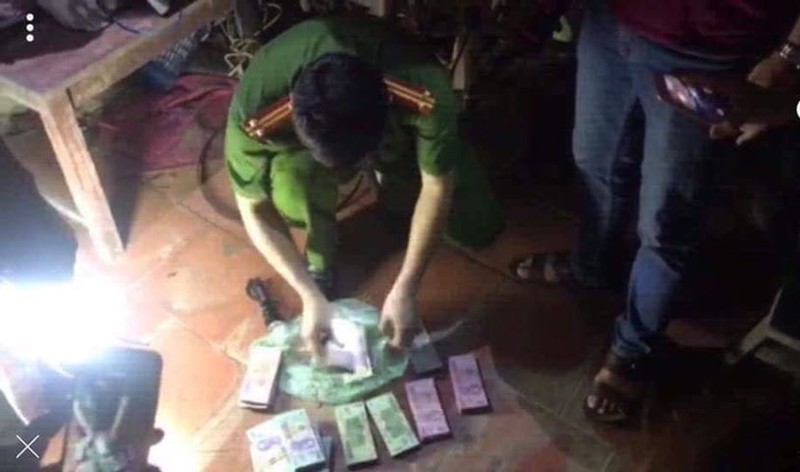 Toan canh vu cam sung nhua cuop ngan hang Agribank tai Phu Tho-Hinh-11