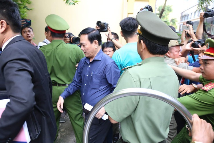 Sau khi bi tuyen an, Nguyen Huu Linh co lap tuc bi bat giam?
