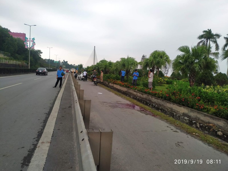 Quang Ninh: Dang di duong, mot nguoi phu nu bat ngo bi dam