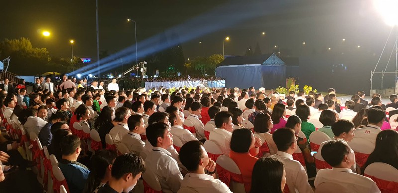 Hang van nguoi du le cong bo quyet dinh TP Hai Duong dat tieu chi do thi loai I-Hinh-10