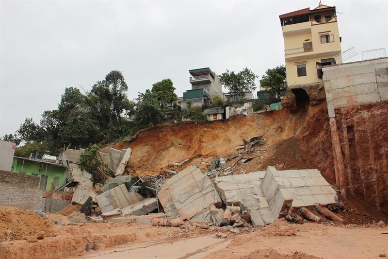 Quang Ninh: Sat ke nha dan, di doi khan cap 16 ho dan