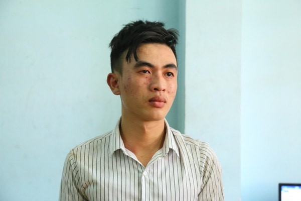 Thanh nien vao tru so cong an dam chet dan phong: Xich mich gi gay an?