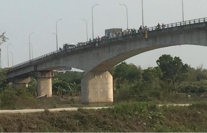 Hai Duong: De lai dang ky ket hon, mot phu nu nghi nhay cau tu tu