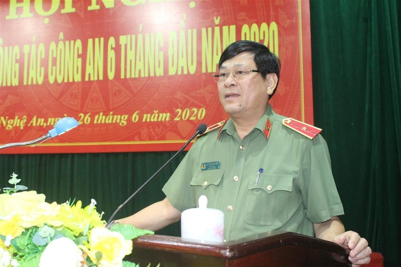 Nhung phat ngon lam “nong” nghi truong cua thieu tuong Nguyen Huu Cau