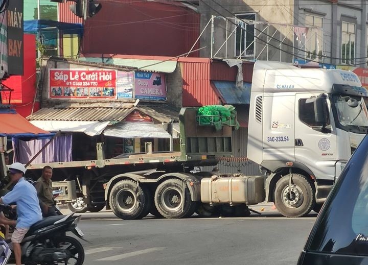 Hai Duong: Dau keo va cham xe dap, mot nguoi phu nu tu vong