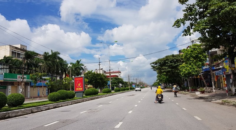 Hai Duong: Qua tai cac cua ngo thanh pho ngay dau nang cao muc do cach ly xa hoi-Hinh-28