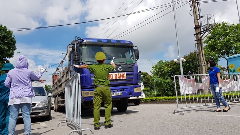 Hai Duong: Qua tai cac cua ngo thanh pho ngay dau nang cao muc do cach ly xa hoi-Hinh-5