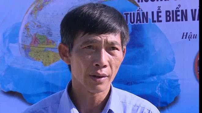 Thanh Hoa: Mien nhiem Pho chu tich huyen danh bac tai tru so
