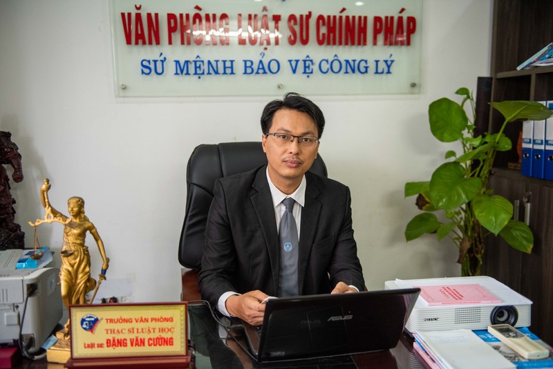 Vu danh be 2 tuoi Lao Cai: Gia dinh nho cong an, “doi tuong” gap hoa?-Hinh-2