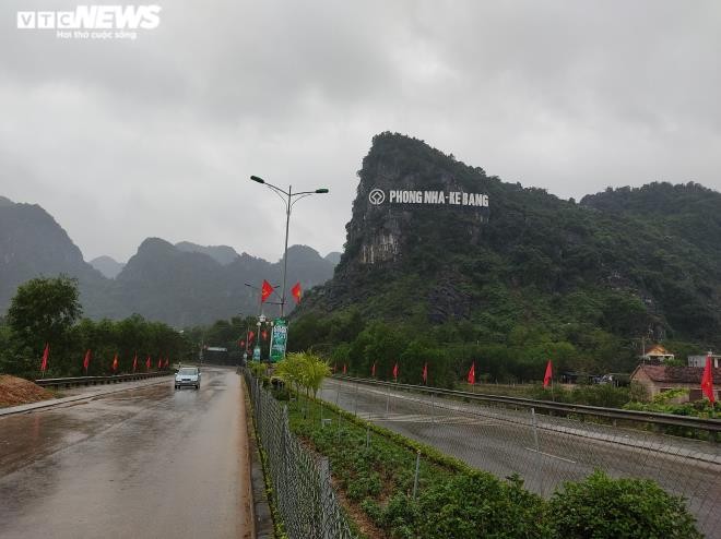 Canh vang ve diu hiu chua tung co o Phong Nha - Ke Bang dip dau nam