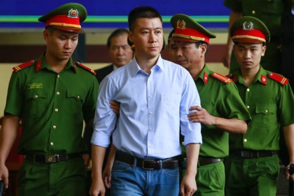 Chu tich nuoc Nguyen Xuan Phuc de nghi lam ro thong tin giam an tu cho Phan Sao Nam