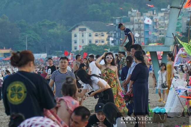 Canh tuong “gay lo lang” tai nhieu diem du lich dong nghit khach dip 30/4 va 1/5-Hinh-8