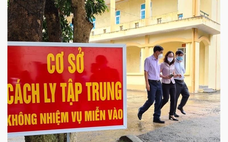 Canh cao Giam doc Trung tam Y te TP Yen Bai Nguyen Truong Giang