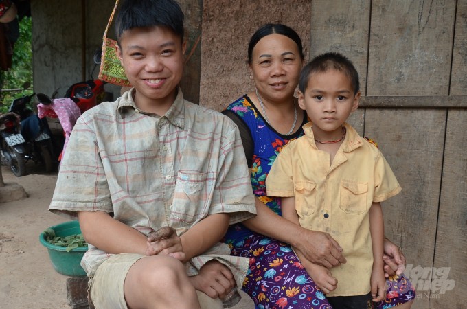 Nhung phu nu 6, 7 lan lay chong o Hin Dam-Hinh-6