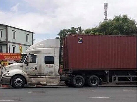 Tu Bac Ninh sang Hai Duong, lai xe container thong chot kiem dich COVID-19