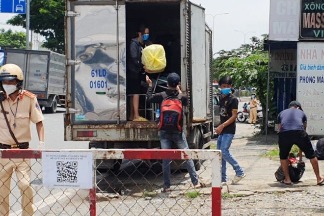 Tin nong ngay 18/9: Cong an vien bi chem tu vong khi dep vu gay roi-Hinh-7