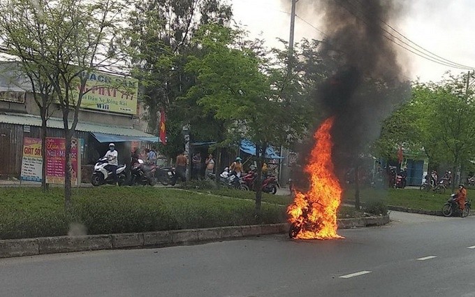 Xe may bong dung boc chay va nhung vu con nhieu dau hoi?-Hinh-5