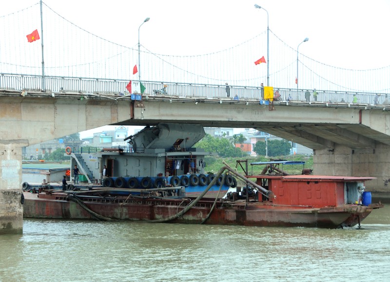 Can canh cau Thai Binh bi vo, nut dam sau khi tau thuy dam va-Hinh-3