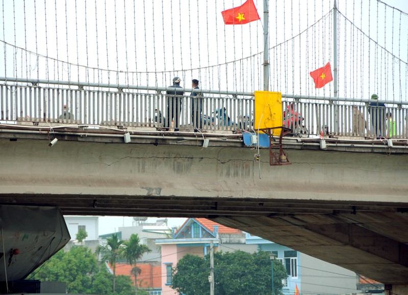 Can canh cau Thai Binh bi vo, nut dam sau khi tau thuy dam va-Hinh-5