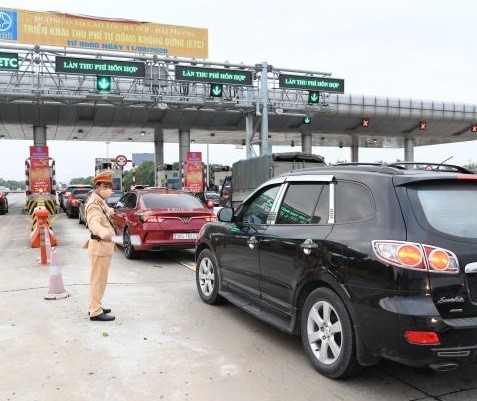 Mung 1 Tet Nham Dan: 23 nguoi thuong vong vi tai nan giao thong