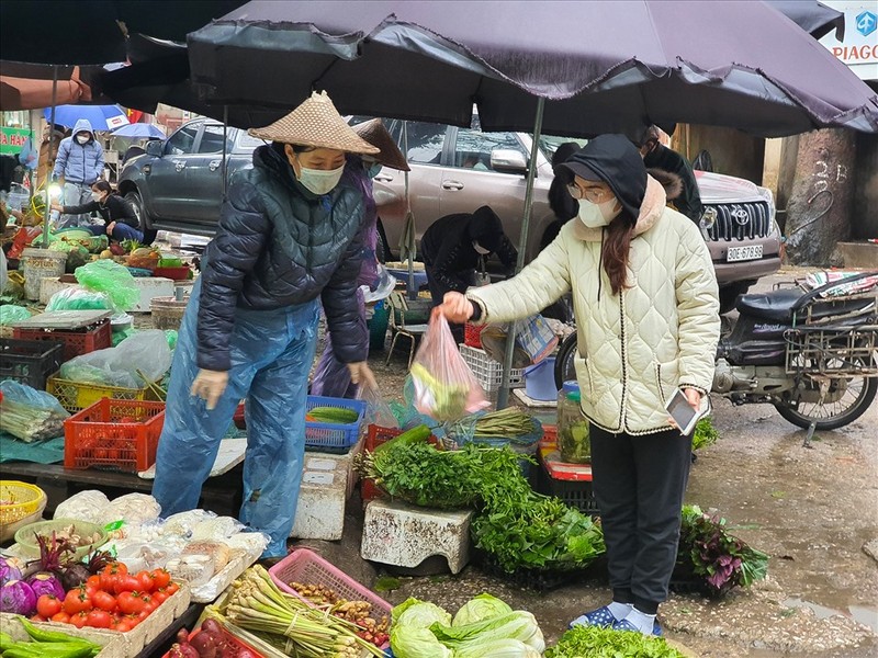 “Can loi” di cho giua dich COVID-19: Sa dat gap ba, thi la 400.000 dong/kg-Hinh-2