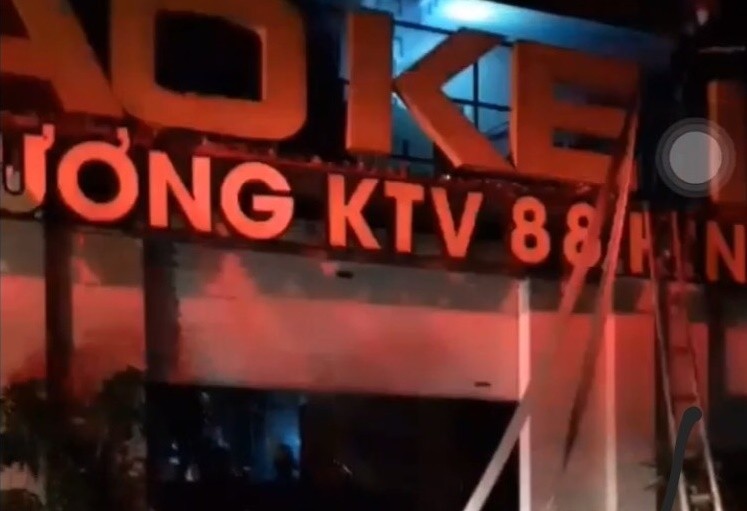 Hai vo chong chet tham trong vu chay Karaoke KTV 88 o Bac Giang