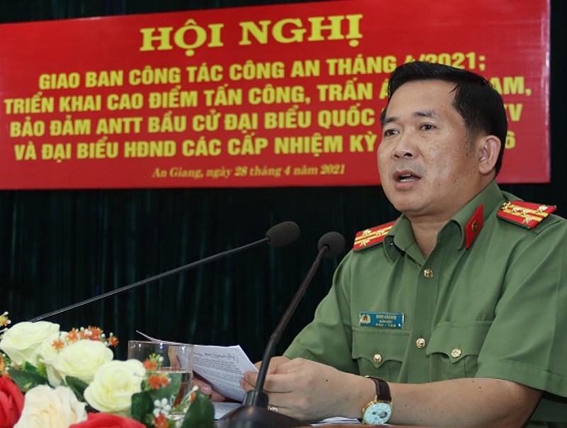 Chan dung tan Giam doc Cong an tinh Quang Ninh-Hinh-10