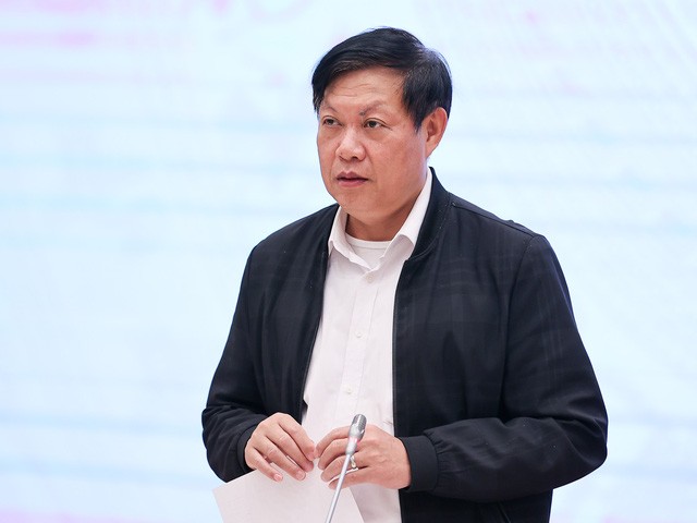 Thu truong Y te: “Co ban nguoi dan dong tinh tiem vac xin tre tu 5-11 tuoi”