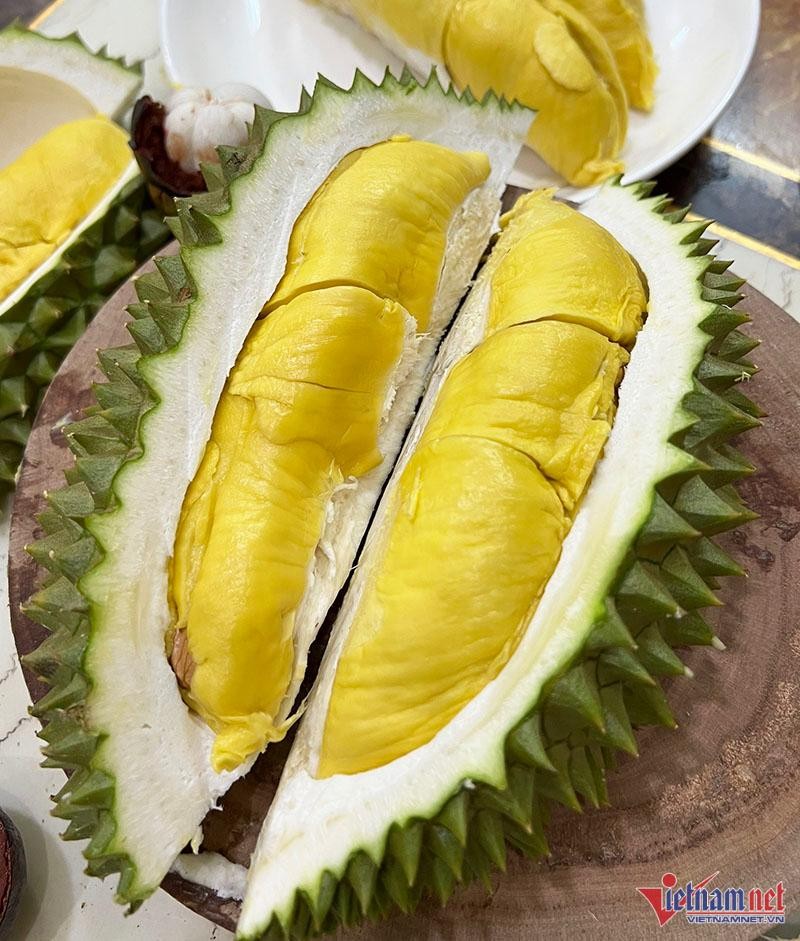 Sau rieng Musang King triu canh, chin rung ban 3 trieu dong/qua