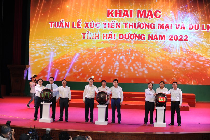 Hai Duong: Day manh xuc tien tieu thu vai thieu, nguoi dan phan khoi...“duoc mua, duoc gia“-Hinh-14