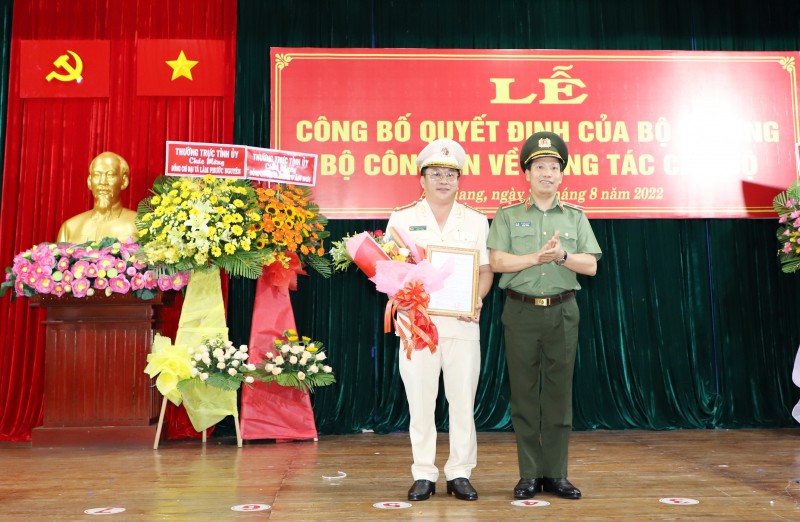 Dai ta Dinh Van Noi chinh thuc giu chuc Giam doc Cong an Quang Ninh-Hinh-2