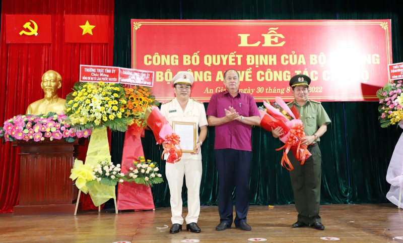Chan dung tan Giam doc Cong an An Giang thay dai ta Dinh Van Noi-Hinh-6