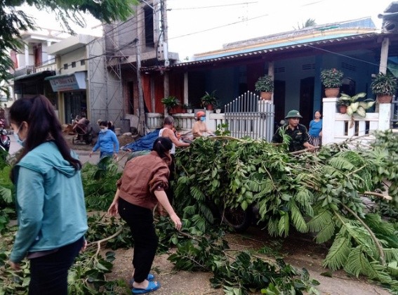 Sieu bao Noru giat tren cap 17, Thu tuong hop ung pho khan cap-Hinh-6