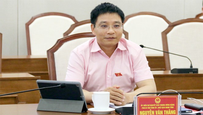 Thach thuc voi ong Nguyen Van Thang khi ngoi “ghe nong” Bo truong GTVT-Hinh-5