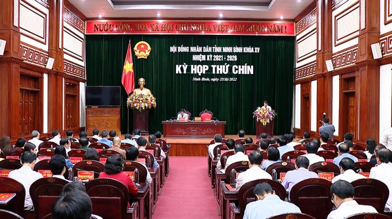 Ong Tran Hong Quang: Tu lum xum xe bien xanh den mien chuc Chu tich HDND tinh