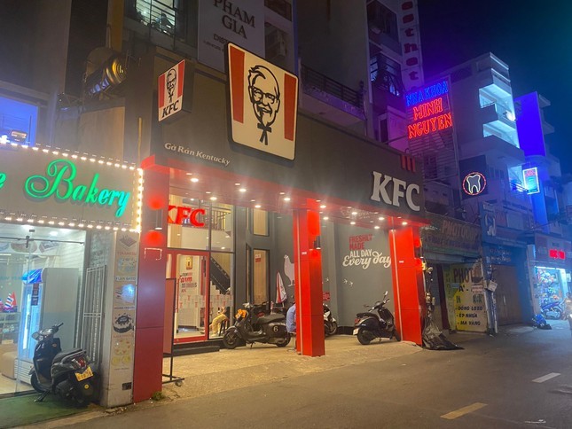 Dat ten “KFC Thich Quang Duc” xuc pham ton giao, KFC phai xin loi!-Hinh-2