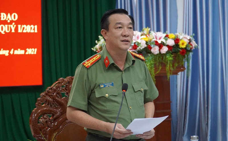 Chan dung 2 giam doc Cong an tinh vua bi ky luat-Hinh-6